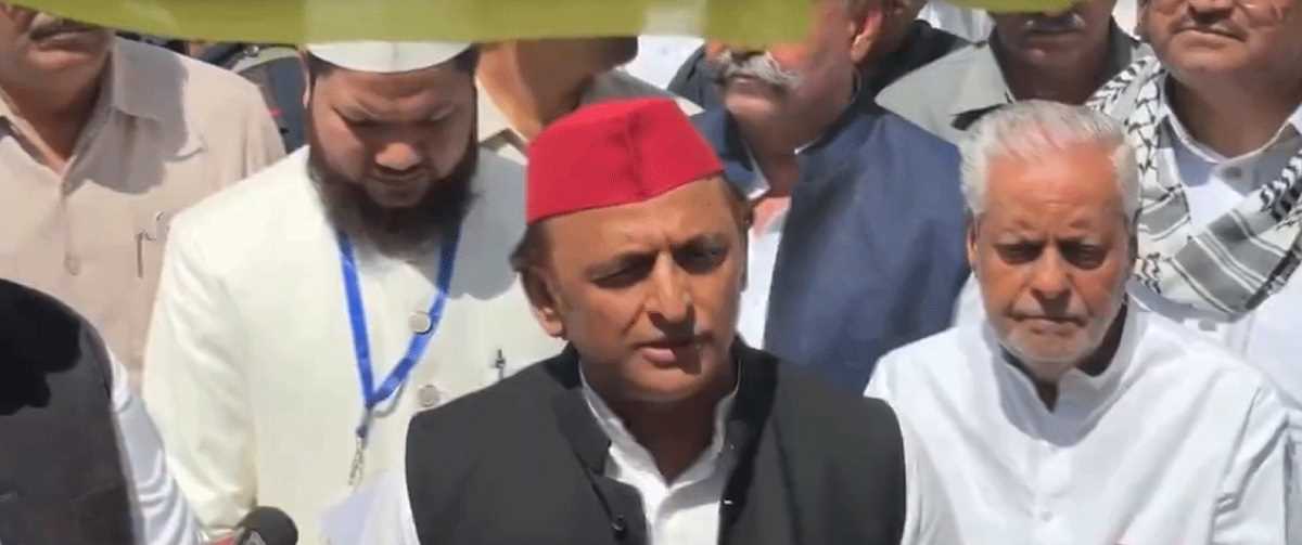 अखिलेश यादव ने लगाया आरोप, ईद समारोह में जाते समय जानबूझकर मुझे पुलिस ने रोका